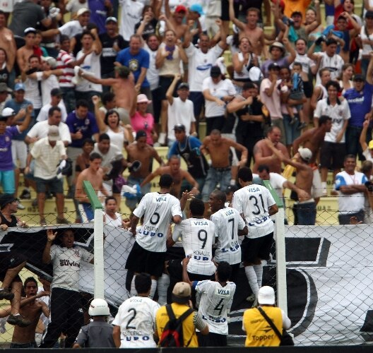Quando muitos o consideravam aposentado, voltou mais uma vez, desta vez para o Corinthians