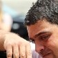 Emoção e oração durante enterro de cinegrafista morto no Rio