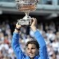 Nadal ergue o trófeu: é o sexto título de Roland Garros