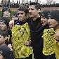 Cristiano Ronaldo posa com garotos em evento de caridade na cidade de Tashkent, no Usbequistão