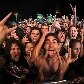 Na plateia, a devoção à banda unia o mar de camisas pretas