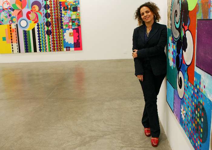 Artista plástica Beatriz Milhazes apresenta suas obras na Galeria Fortes Vilaça Artista plástica Beatriz Milhazes apresenta suas obras na Galeria Fortes Vilaça