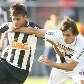 Mesmo com um a menos, São Paulo vence Santos por 3 a 2