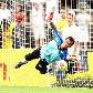 Fábio defende pênalti cobrado por Rogério Ceni e Portuguesa vence o São Paulo por 3 a 1