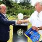 Blatter cumprimenta Teixeira no lançamento das obras de sede da CBF Blatter cumprimenta Teixeira no lançamento das obras de sede da CBF