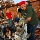 Pessoas afetadas pelo tornado em Joplin, Missouri, nos EUA Pessoas afetadas pelo tornado em Joplin, Missouri, nos EUA