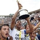 Final da Copa São Paulo entre Corinthians e Fluminense Esportes - O capitão Antonio Carlos com a taça de campeão - Foto: Epitacio Pessoa/AE