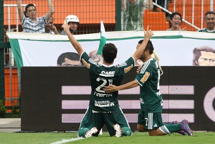 Pedro Carmona comemora o gol que deu a vitória ao Palmeiras