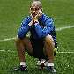 O técnico Josep Guardiola observa o treino do Barcelona antes de jogo pela Liga dos Campeões O técnico Josep Guardiola observa o treino do Barcelona antes de jogo pela Liga dos Campeões
