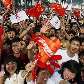 Chineses festejam a passagem da tocha pela cidade de Guangzhou