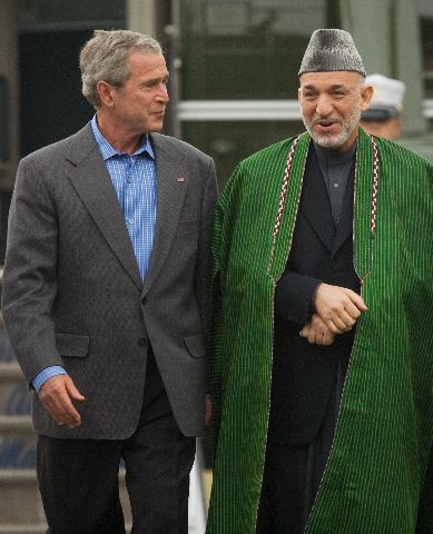 Presidente do Afeganistão, Hamid Karzai, em visita a Camp David