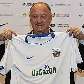 Luiz Felipe Scolari exibe camisa do Bunyodkor, do Usbequistão, seu novo time Luiz Felipe Scolari exibe camisa do Bunyodkor, do Usbequistão, seu novo time