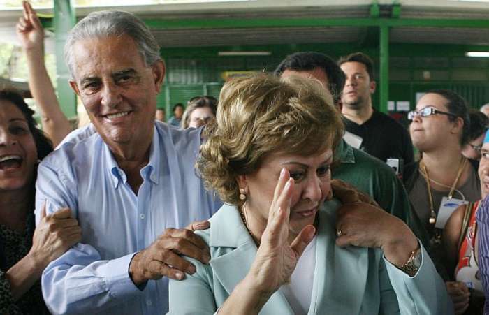  A candidata do PSC Weslian Roriz, vota em um colégio de cidade satélite de Brasília