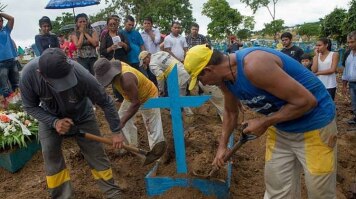 Enterro de presidiário - Daniel Teixeira/Estadão Enterro de presidiário - Daniel Teixeira/Estadão