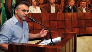 Falsário inventa vaga de vereador e consegue tomar posse em cidade do Paraná
