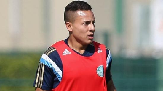 Dispensado do rival, Léo Cunha realiza sonho de infância