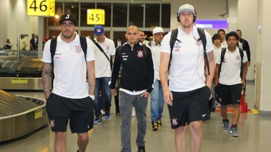 Após tentativa de invasão, Corinthians retorna em paz