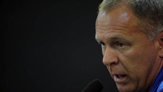 Críticas são ironizadas por Mano: “Derrota não forma família, né?”