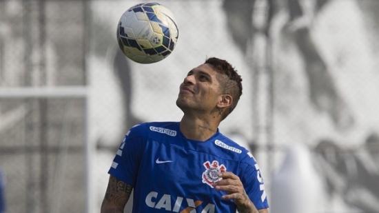 Decisivo, Guerrero se torna a principal chave contra o Atlético-MG