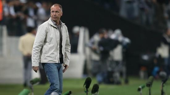 Mano tenta cumprir sua última missão: uma vaga na Libertadores