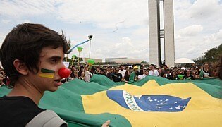 http://img.estadao.com.br/fotos2/I315/marcha_12_outubro_ed_ferreira_ae_12102011_315.jpg