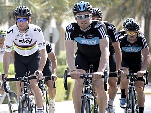 Mark Cavendish treina para o início da Volta de Mascate, em Omã - Nicolas Bouvy/EFE Mark Cavendish treina para o início da Volta de Mascate, em Omã - Nicolas Bouvy/EFE