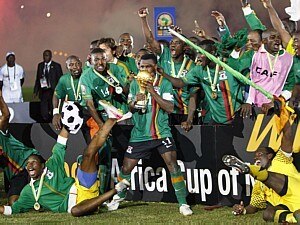 Equipe surpreendeu em decis&atilde;o emocionante com Costa do Marfim e faturou t&iacute;tulo pela primeira vez na hist&oacute;ria - Francois Mori/AP