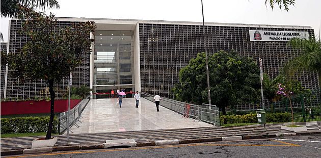 Assembleia de São Paulo aumenta bônus de gabinete 