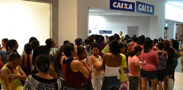 Com boatos, saques do Bolsa Fam&iacute;lia cresceram 65%