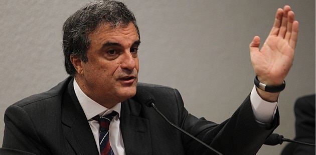 Ministro da Justiça fala em 'ato planejado' em boato sobre fim do Bolsa Família
