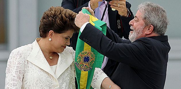 Dilma recebe a faixa de Lula e promete governar para todos; acompanhe