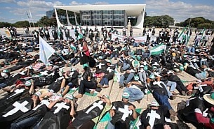 FOTO: Protesto em Bras&iacute;lia