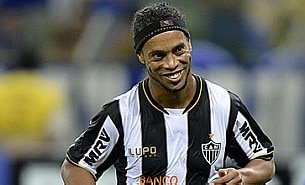Ronaldinho celebra campeonato