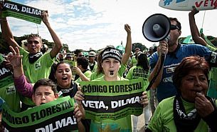 Protesto re&uacute;ne 1,5 mil em SP
