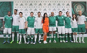Palmeiras exibe uniforme retr&ocirc;