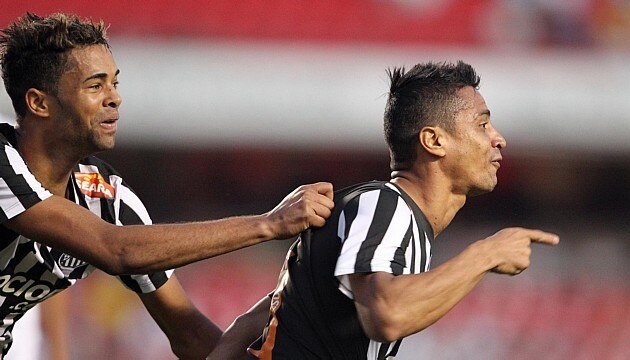 Giva e Cícero marcaram os gols da vitória do time de Vila Belmiro