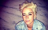 Cat Power fica arredia em show