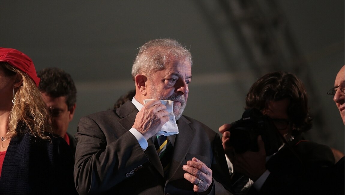 Após ser interrogado pelo juiz da Lava Jato, Lula participa de ato ao lado de Dilma e outros petistas na Praça Santos Andrade. Foto: Alex Silva/Estadão
