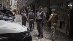 A Rua Bar&atilde;o de Paranapiacaba foi isolada pelos PMs para que pudessem negociar com os assaltantes - Adailton Damasceno