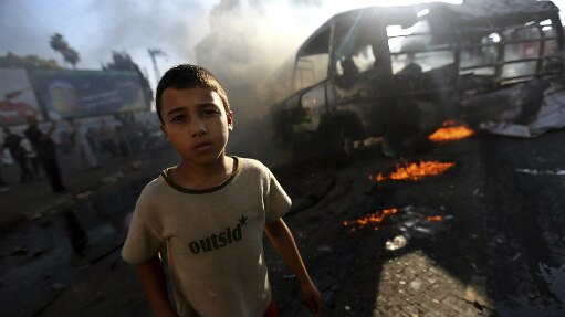 Criança nos escombros em Gaza - Mogammed Saber/EFE Criança nos escombros em Gaza - Mogammed Saber/EFE