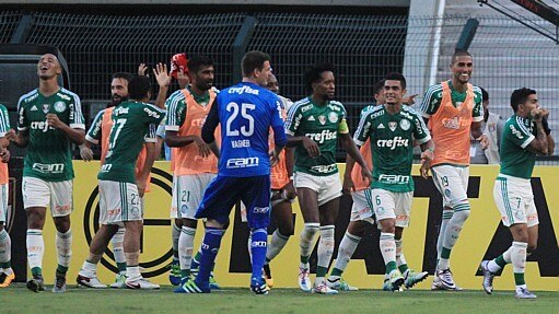 Palmeirenses comemoram gol de Dudu sobre o Corinthians - Werther Santana/Estadão