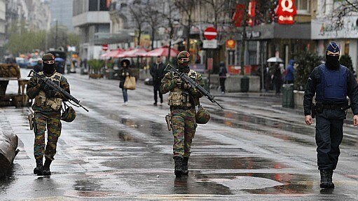 Bruxelas para metrô por ameaça iminente de atentados terroristas - Reuters