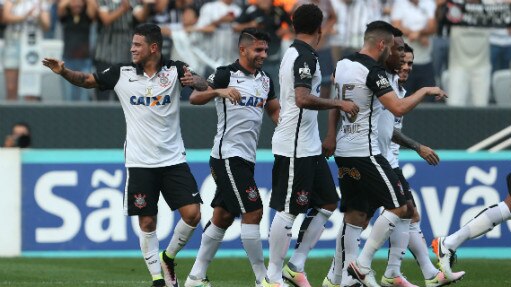 Corinthians passa por cima do Red Bull em casa - Alex Silva/Estadão