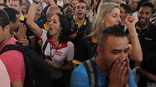 Expositores vaiam Dilma no momento de sua chegada a evento na capital - Clayton de Souza/Estadão
