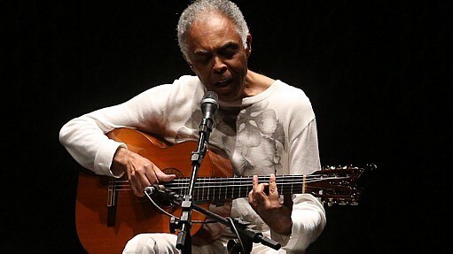 Gil se aproxima dos tons graves de João - J.F.Dióri/ Estadão Gil se aproxima dos tons graves de João - J.F.Dióri/ Estadão