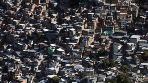 Alunos que estudam em c&acirc;mpus pr&oacute;ximo &agrave; favela tamb&eacute;m relataram ter ouvido muitos tiros - F&aacute;bio Motta/Estad&atilde;o