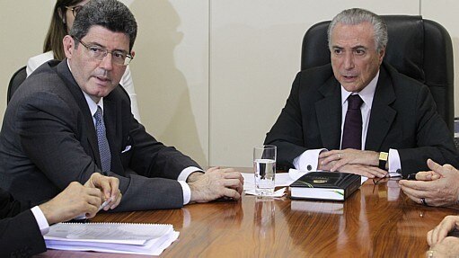 Michel Temer (à dir.) e o ministro da Fazenda, Joaquim Levy - Dida Sampaio/Estadão - 18.05.2015