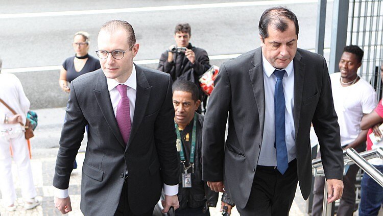 Advogado de Lula na sede da PF nesta manhã. Foto: Rafael Arbex/Estadão