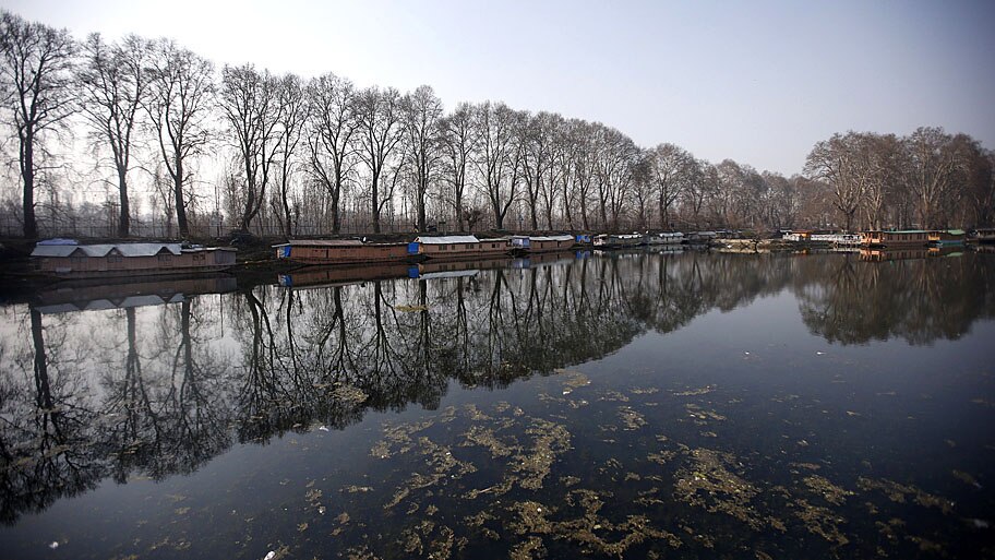  - Vista do Lago Dal, em Srinagar, na &Iacute;ndia. Foto: Danish Ismail / Reuters