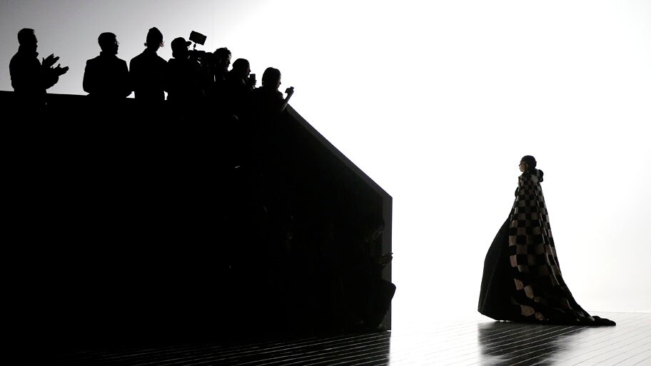  - Desfile da cole&ccedil;&atilde;o de Marc Jacobs Fall 2016 em um evento de moda de Nova York. (AP Photo / Julie Jacobson)